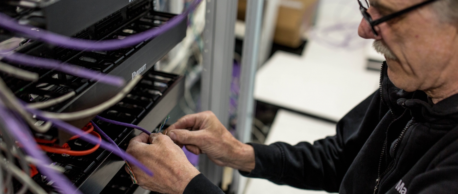 Topbanner_Algemeen_MES_werkzaamheden_patchkast